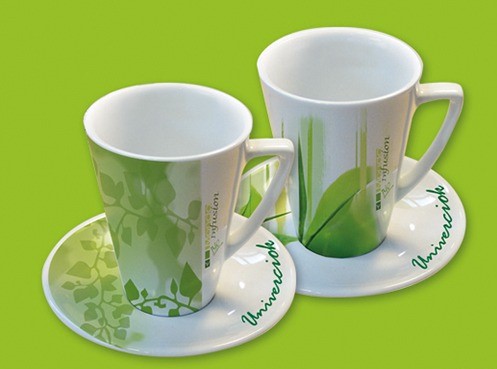 Tee Tassen mit Deckeluntertasse